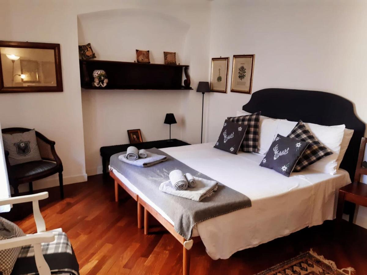 B&B S. Trinita 18 Suites & Rooms Trento Luaran gambar