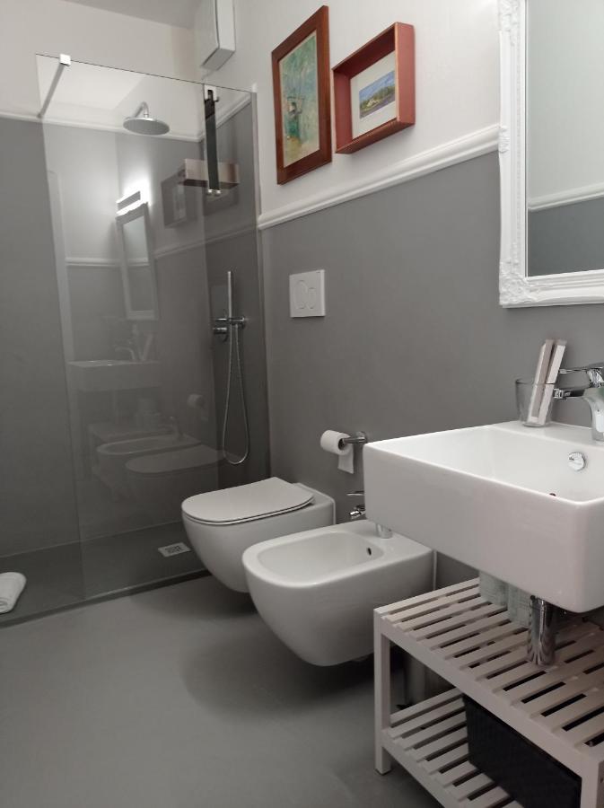 B&B S. Trinita 18 Suites & Rooms Trento Luaran gambar